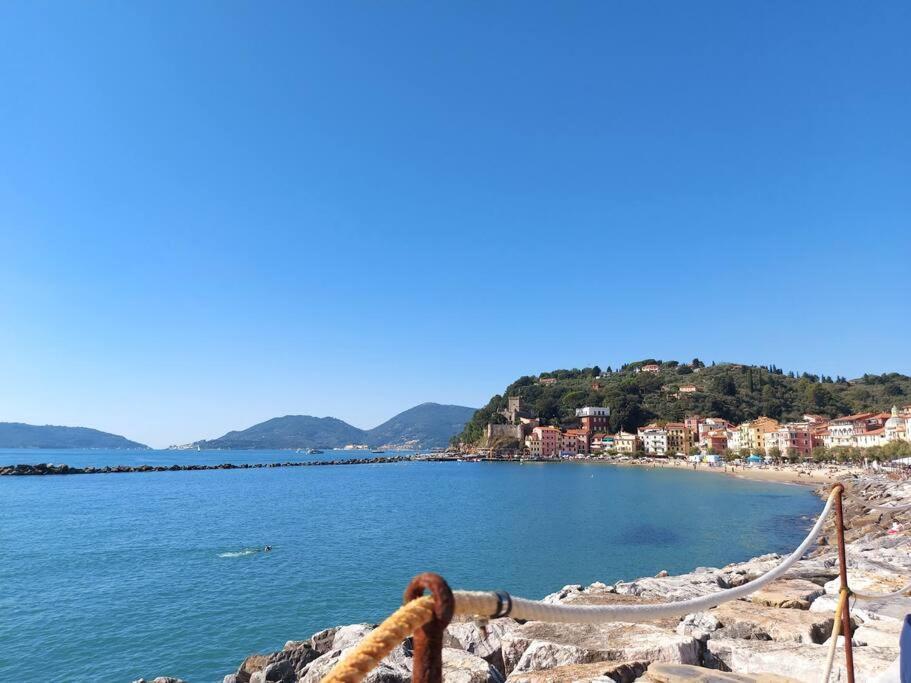 Elegante Appartamento La Spezia Centro Exterior foto